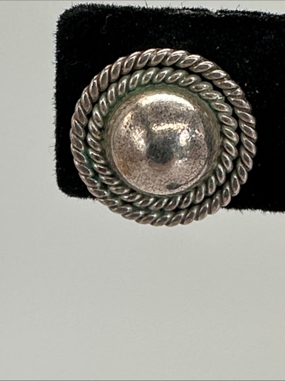 925 Sterling Silver Mexican Signed Rope And Dome Stud Earrings - Picture 3 of 8